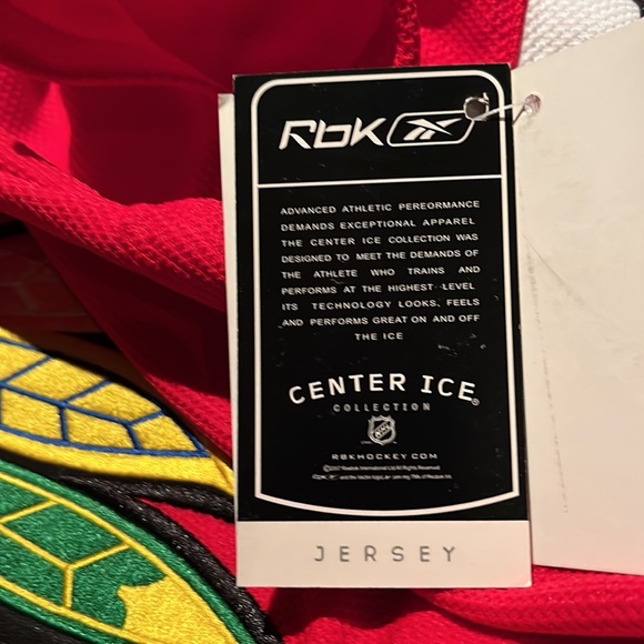 Chicago Blackhawks Toews Jersey - Picture 6 of 8